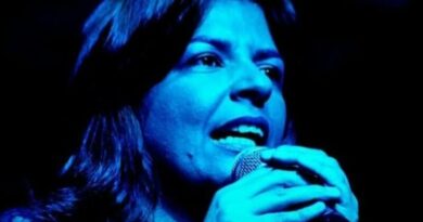 Casa da Palavra Mário Quintana recebe MPB da cantora Klau nesta sexta