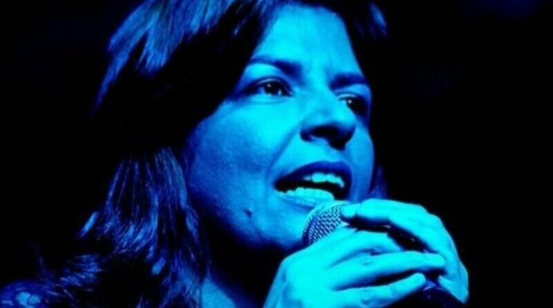 Casa da Palavra Mário Quintana recebe MPB da cantora Klau nesta sexta