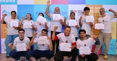 Fundo Social de Santo André certifica 105 alunos em parceria com Governo do Estado durante Feira de Empregos