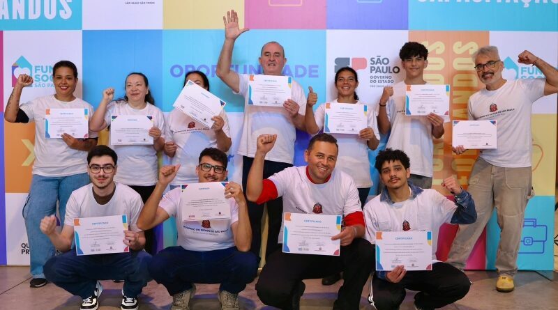 Fundo Social de Santo André certifica 105 alunos em parceria com Governo do Estado durante Feira de Empregos