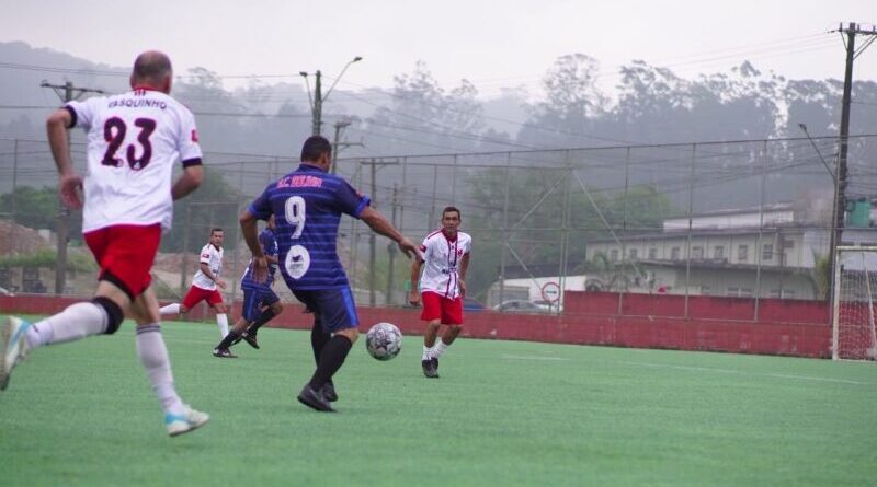 Master 50tão define semifinalistas em rodada de muitos gols em Ribeirão Pires, enquanto Vasquinho avança no Amador do Estado