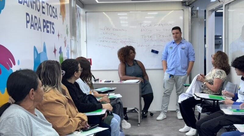 Ribeirão Pires inicia curso gratuito de banho e tosa para ampliar oportunidades de geração de renda
