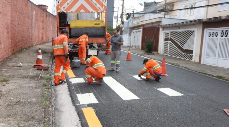 Secretaria de Mobilidade de Santo André implementa mão única em rua do bairro Santa Maria