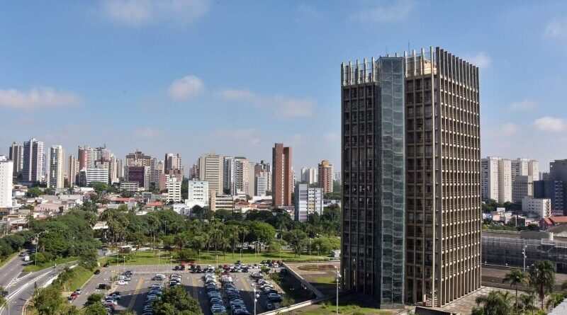 Veja o que abre e fecha em Santo André no Dia do Servidor e no feriado de Finados
